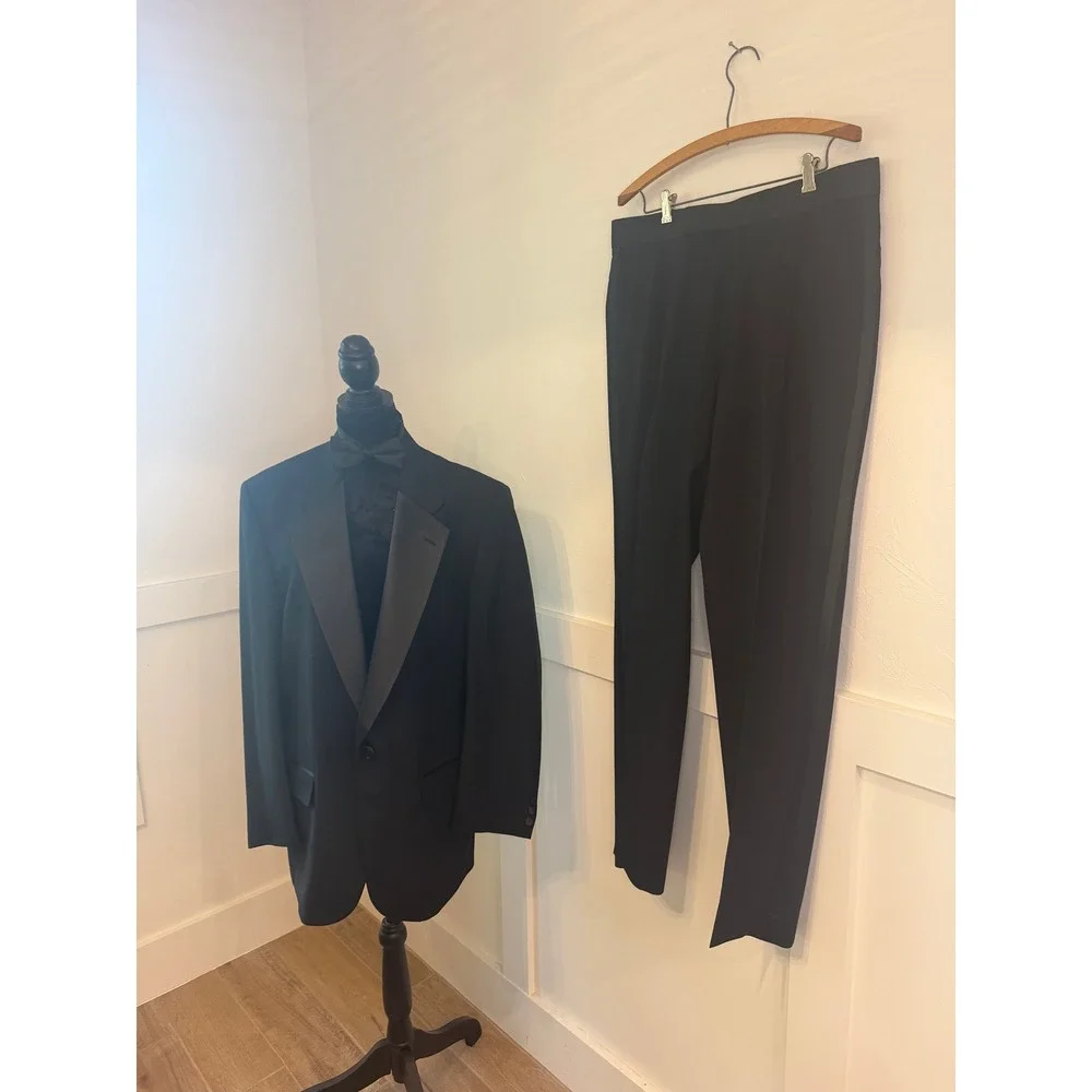 Bill Blass Mens 4 Piece Tuxedo Set 100% Wool Black Peak Lapel Suit 35W 43R